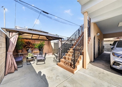 1175 N Alexandria Avenue - Photo 1