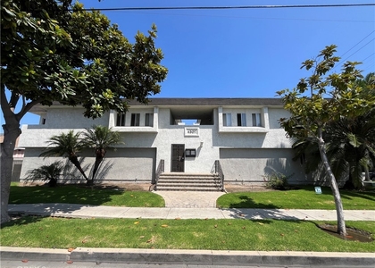 4307 W 142nd Street - Photo 1