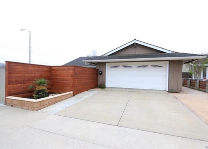 9972 Spinnaker Drive - Photo 1