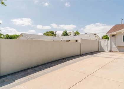 10405 N Ruffner Avenue - Photo 1