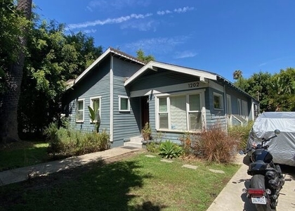 1202 N Poinsettia Place - Photo 1