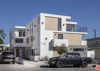 1434 W 9th Street - Photo 1