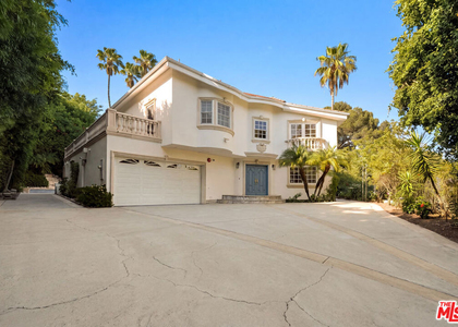 1109 Pine Drive - Photo 1