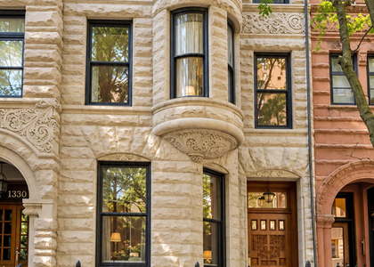 1318 N Astor Street - Photo 1