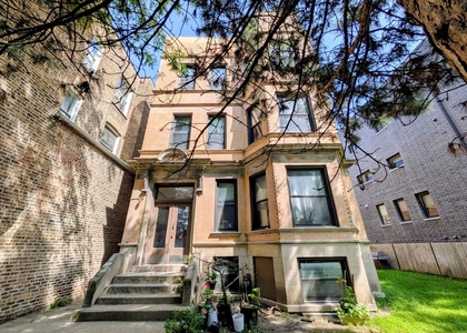 4943 N Winthrop Avenue - Photo 1