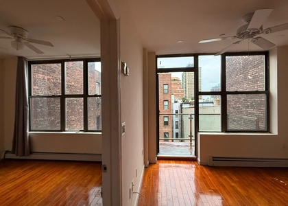 73 Pineapple Street - Photo 1