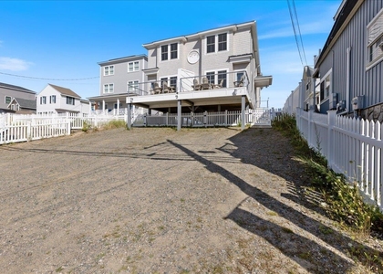 220 North End - Photo 1
