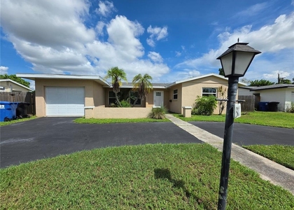 3119 60th Street N - Photo 1