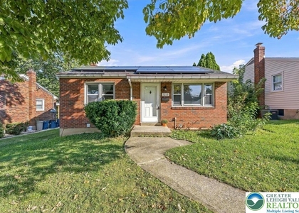 1219 E Highland Street - Photo 1