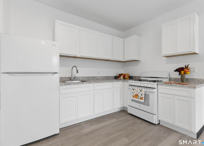 654 Park Street - Photo 1
