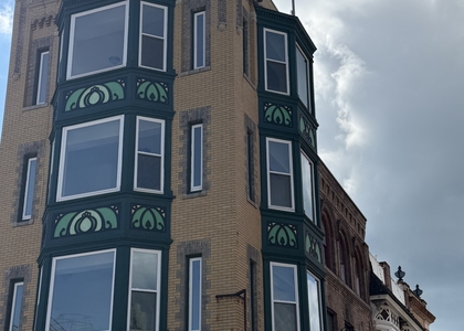2 Bank Street - Photo 1
