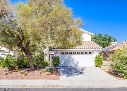253 Camelback Ridge Avenue - Photo 1