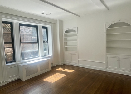  East 70th Street / 3rd Avenue - Photo 1