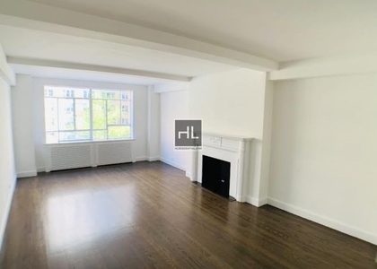 Fifth Avenue - Photo 1