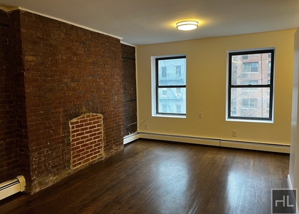 Third Avenue - Photo 1