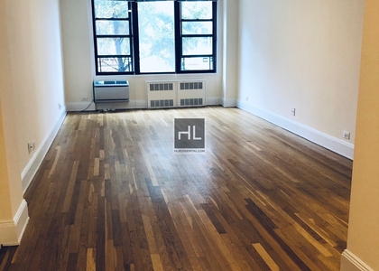 West 13 Street - Photo 1