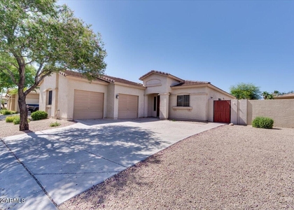 902 E Madeline Drive - Photo 1