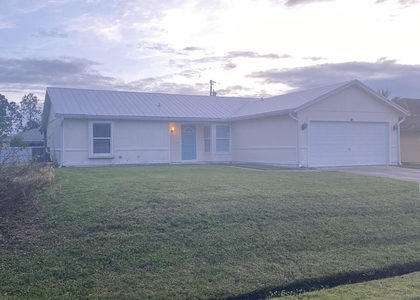 1866 Sw Effland Avenue - Photo 1