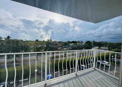500 Executive Center Drive - Photo 1