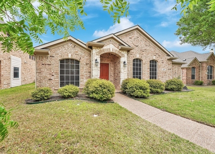 12618 Red Hawk Drive - Photo 1