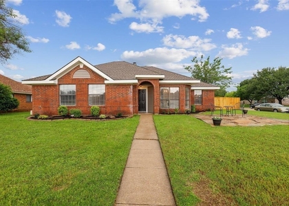 400 Azalea Drive - Photo 1