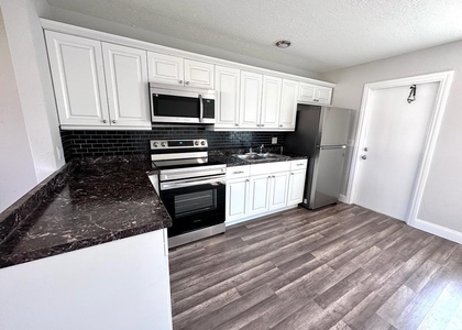 812 Center Street - Photo 1