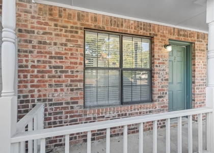 929 W Hickory Street - Photo 1