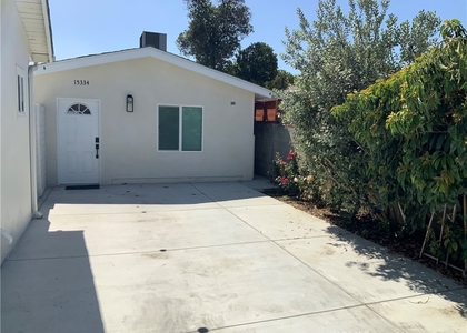 15334 Hart - Photo 1