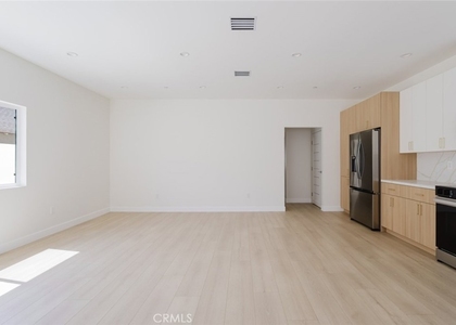 1507 N Niagara Street - Photo 1