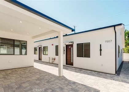 1507 N Niagara Street - Photo 1