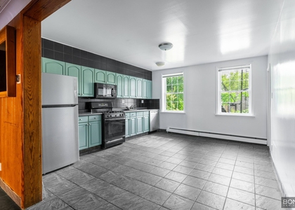 662 Metropolitan Avenue - Photo 1