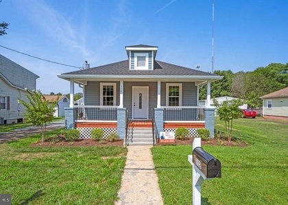 112 Hoyt Street - Photo 1