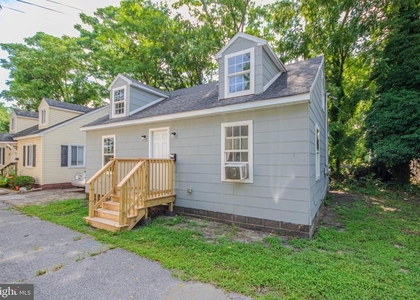 403 Newton Terrace - Photo 1