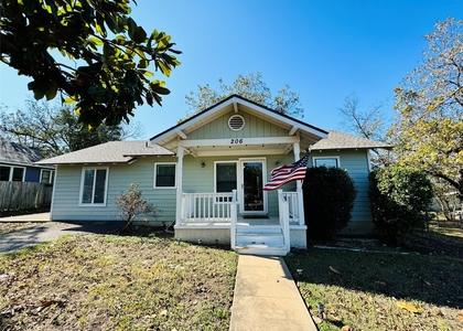 206 S Elm St - Photo 1