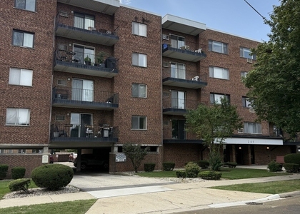 205 W Miner Street - Photo 1