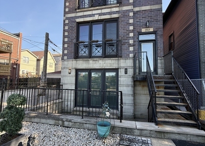 2513 W Congress Parkway - Photo 1