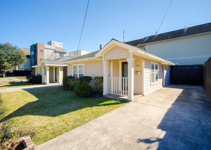 906 W 9th Street - Photo 1
