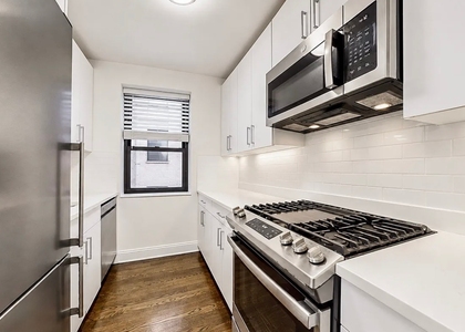 E 16 St - Photo 1