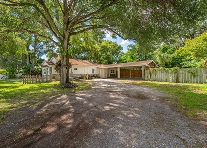 2307 E Osborne Avenue - Photo 1