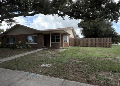 1405 N Saturn - Photo 1