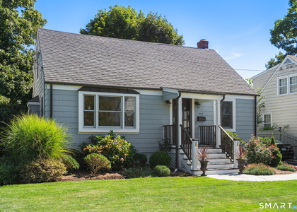 717 Riverside Drive - Photo 1