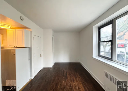 E 61 Street in Lenox Hill - Photo 1