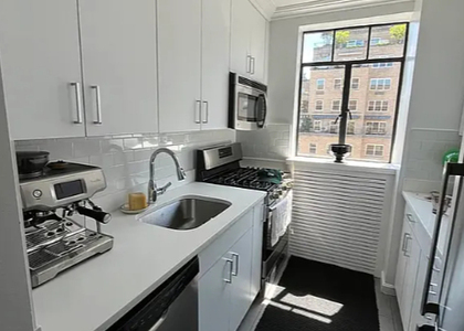 Fifth Avenue - Photo 1