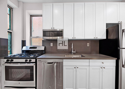 West 45 Street - Photo 1