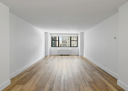 W 58th St - Photo 1
