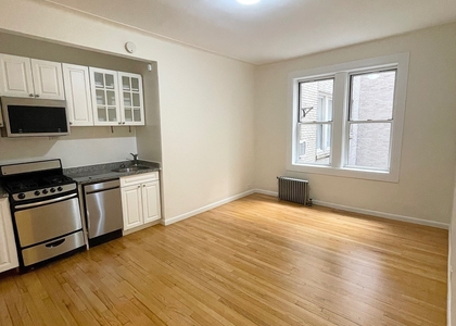 West 13 Street - Photo 1