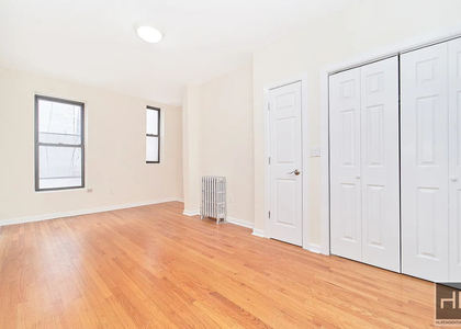 Second Avenue - Photo 1