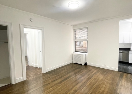 West 12 Street - Photo 1