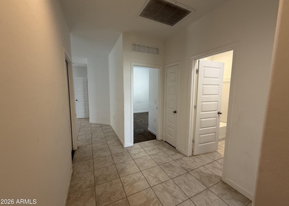 2425 W Seaver Avenue - Photo 1
