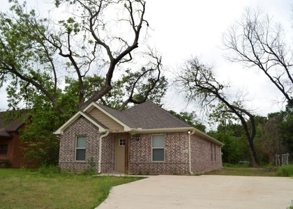 508 W Hull Street - Photo 1